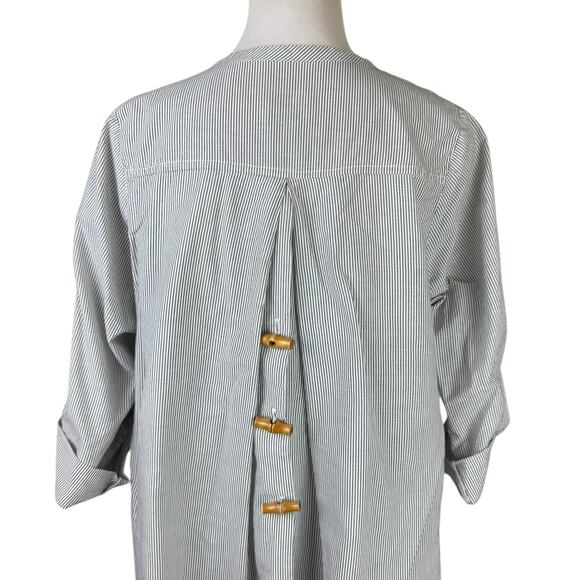 Koch Gray White Stripe Oversized Back Toggle V-neck 3/4 Sleeve Button Up Top - Picture 6 of 12